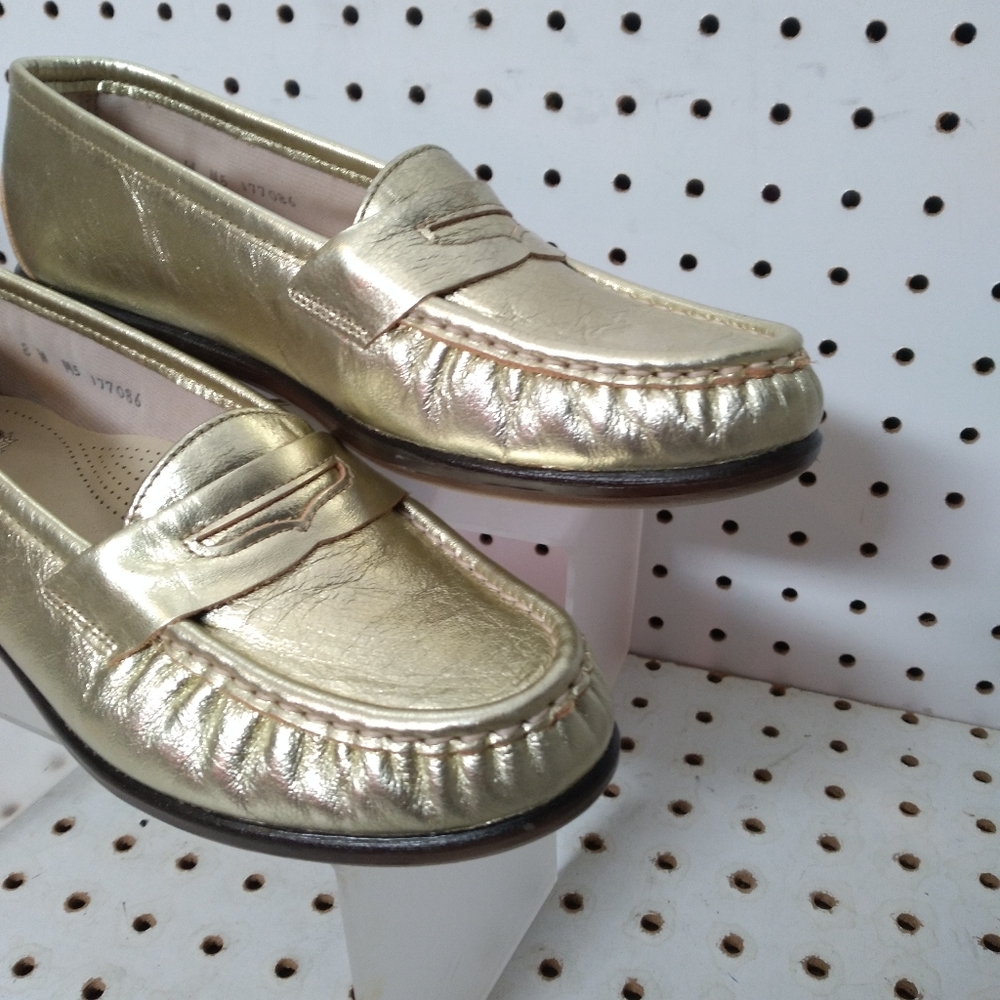 SAS Women's Comfort Loafers Leather Shoes Gold Flat Made In USA ๐บ๐ธ Sz 8 - Picture 6 of 15
